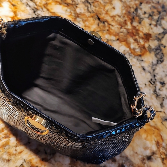 Sparkly black chainmail bag with gold tone hardware. Pre-owned. - Picture 6 of 13